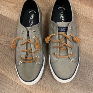 Women’s Sperry shoes